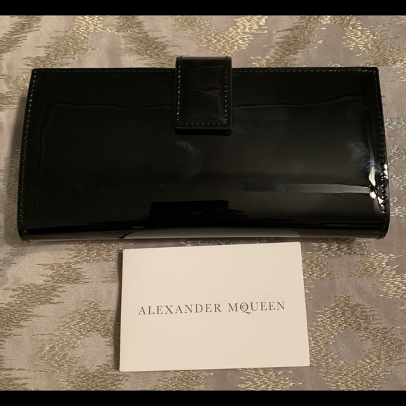 (SOLD) Authentic Alexander McQueen Skull Wallet - Picture 2 of 8